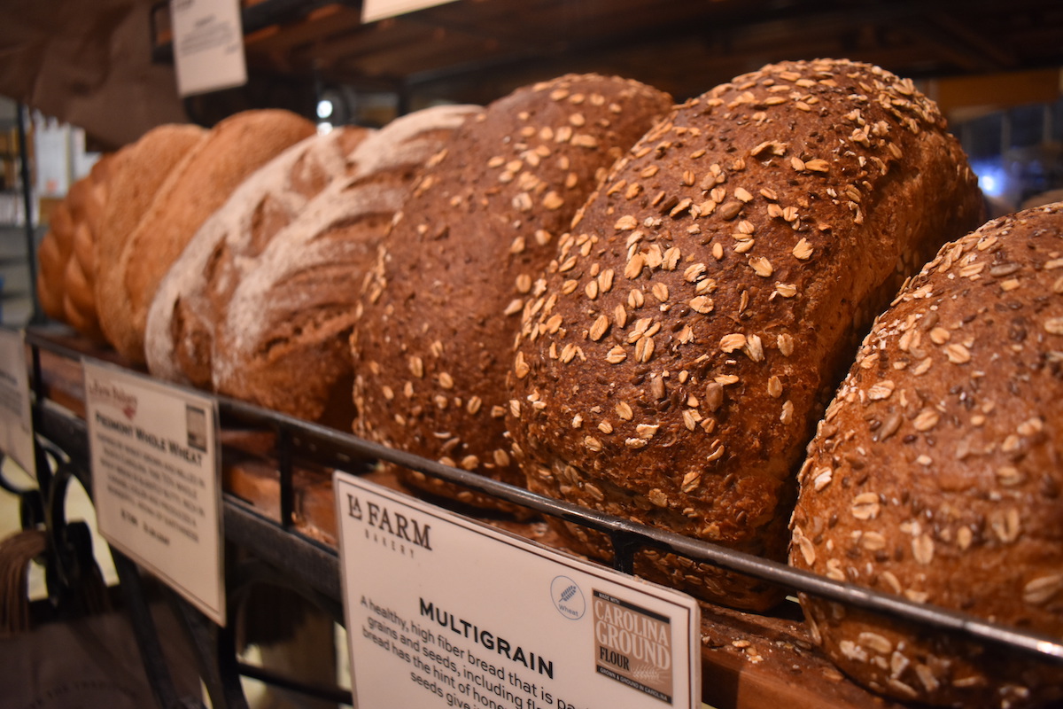 https://foodcary.com/wp-content/uploads/2020/02/La-Farm-Bread-1.jpg